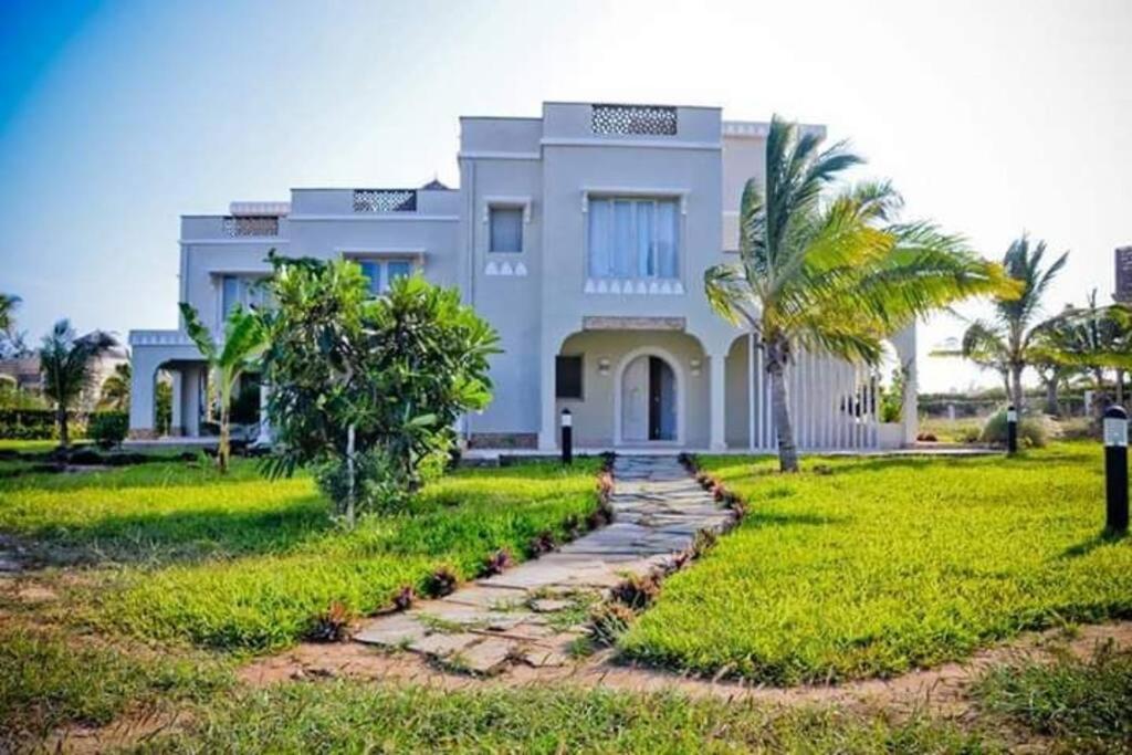 White Villa - Paparemo Beach Watamu Exterior foto